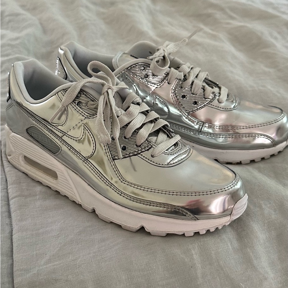 Nike Air Max 90
Metallic Silver (2020) (Women's) size 9.5